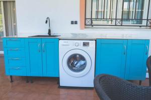 Zdjęcie z galerii obiektu Precioso Apartamento 3hab. cerca de Puerto Banus w Marbelli