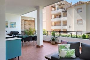 Zdjęcie z galerii obiektu Precioso Apartamento 3hab. cerca de Puerto Banus w Marbelli