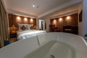 The Nanee Bhaktapur Durbar Square客房内的一张或多张床位