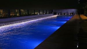 Kolam renang di atau dekat dengan Surabaya River View Hotel