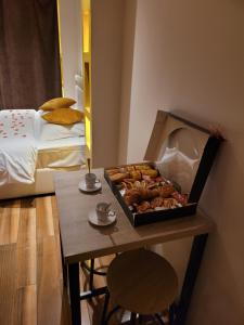 Makanan di atau berdekatan apartmen