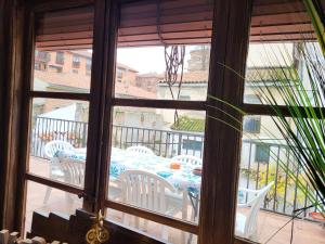 Balkón alebo terasa v ubytovaní Casa Santa María 2 con jardín y barbacoa