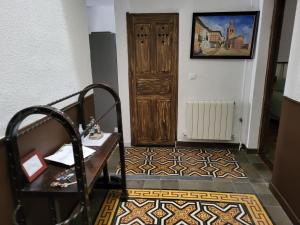 Posteľ alebo postele v izbe v ubytovaní Casa Santa María 2 con jardín y barbacoa