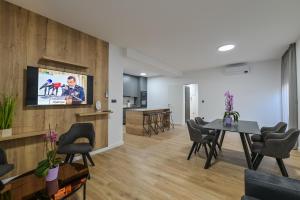 TV a/nebo společenská místnost v ubytování The Eagle