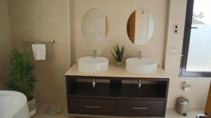 Kúpeľňa v ubytovaní Marbella Resort, Samara By Houselogy