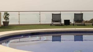 Bazén v ubytovaní Marbella Resort, Samara By Houselogy alebo v jeho blízkosti