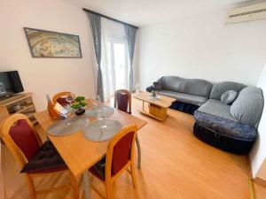Fotografie z fotogalerie ubytování Apartments in Dramalj 42928 v destinaci Dramalj