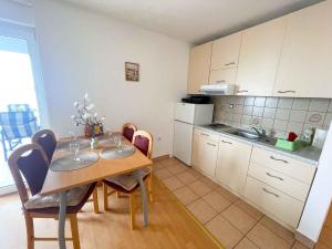 Fotografie z fotogalerie ubytování Apartments in Dramalj 42928 v destinaci Dramalj