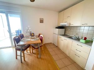 Fotografie z fotogalerie ubytování Apartments in Dramalj 42928 v destinaci Dramalj