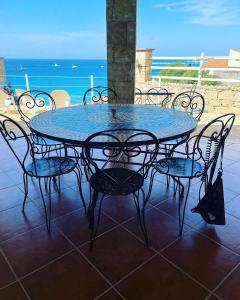 Vista generica sul mare o vista sul mare dall'interno della villa