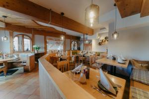 Restaurace v ubytování Seehotel Das JO