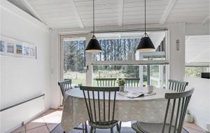 Fotografie z fotogalerie ubytování Awesome Home In Løkken With Kitchen v destinaci Løkken