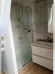 Kúpeľňa v ubytovaní Maison agréablement chaleureuse
