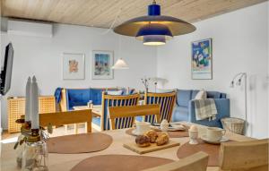 Χώρος καθιστικού στο Nice Home In Skagen With Wifi
