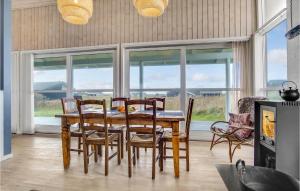Ảnh trong thư viện ảnh của Three-Bedroom Holiday Home Hjørring With A Room Hot Tub 01 ở Lønstrup