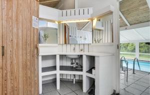 Bazén v ubytování Holiday Home Rævevej Bindslev nebo v jeho okolí
