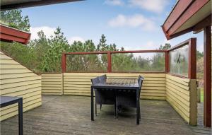 Balkón nebo terasa v ubytování Three-Bedroom Holiday Home In Romo