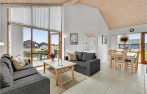 Posezení v ubytování Holiday Home Klitengene Ulfborg Vi