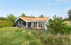 Sønder VorupørにあるBeautiful Home In Thisted With 3 Bedrooms, Sauna And Wifiの田地小屋