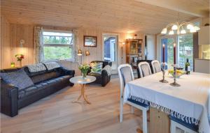 Posezení v ubytování Two-Bedroom Holiday Home In Thisted