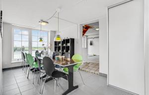 Fotografie z fotogalerie ubytování Awesome Home In Thyholm With Kitchen v destinaci Thyholm
