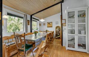 Gallery image of 5 Bedroom Awesome Home In Hurup Thy in Sønder Ydby