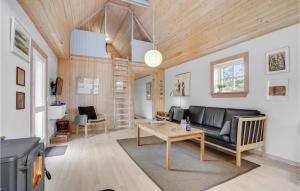Зона вітальні в Amazing Home In Nykbing M With 3 Bedrooms, Sauna And Wifi