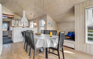 Et opholdsområde på Holiday Home Hejls 20