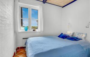 Postel nebo postele na pokoji v ubytování Stunning Home In Frstrup With House A Panoramic View