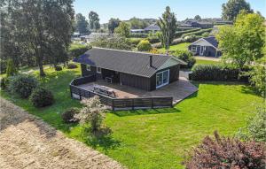 an overhead view of a small house on a lawn at Beautiful Home In Hejls With 3 Bedrooms And Wifi in Hejls