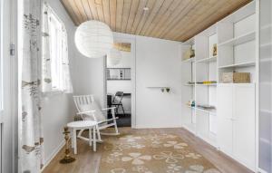 Beautiful Home In Odder With Wifi 주방 또는 간이 주방