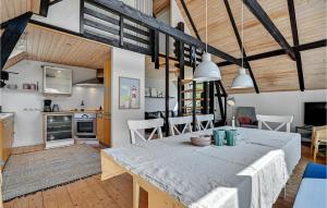 Fotografie z fotogalerie ubytování Two-Bedroom Holiday Home In Glesborg v destinaci Glesborg