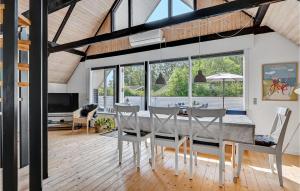 Fotografie z fotogalerie ubytování Two-Bedroom Holiday Home In Glesborg v destinaci Glesborg