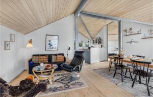Posezení v ubytování Three-Bedroom Holiday Home In Slagelse