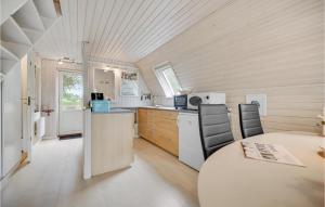 Kuchyň nebo kuchyňský kout v ubytování Holiday Home Pukkelvej Ebeltoft V + 24 fotografií