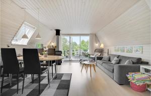 Posezení v ubytování Holiday Home Pukkelvej Ebeltoft V