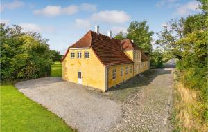 Beautiful Home In Kvrndrup With 6 Bedrooms And Wifi