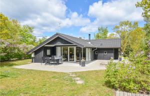 Beautiful Home In Glesborg With 4 Bedrooms, Sauna And Wifi