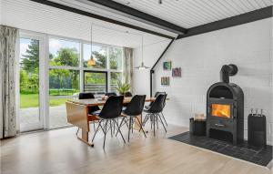 Fotografie z fotogalerie ubytování Nice Home In Glesborg With Sauna v destinaci Glesborg