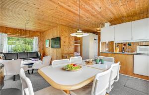 Kuchyň nebo kuchyňský kout v ubytování Holiday Home Bindslev 10
