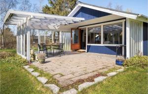 Zahrada ubytování Awesome Home In Idestrup With Kitchen + 10 fotografií