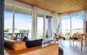 Posezení v ubytování Holiday Home Hummervej Hjørring I