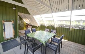 Μπαλκόνι ή βεράντα στο Beautiful Home In Glesborg With Wifi +8 φωτογραφίες