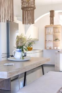 Kuchnia lub aneks kuchenny w obiekcie Amalgam Homes Paros Beachfront Villa
