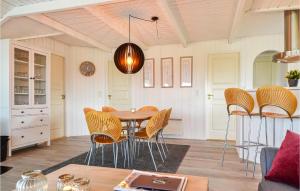 Posezení v ubytování Holiday Home Bjerregårdsvej Vi