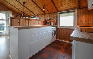 Kuchyň nebo kuchyňský kout v ubytování Holiday Home Fanø 1
