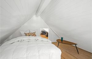 Postel nebo postele na pokoji v ubytování Holiday Home Sydslugen Blåvand Ii