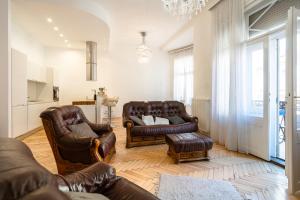 Posedenie v ubytovaní Garys bright and spacious two bedroom flat near Danube