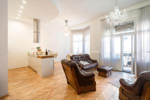 Posedenie v ubytovaní Garys bright and spacious two bedroom flat near Danube