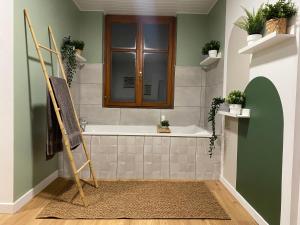 Kúpeľňa v ubytovaní Agréable chambre d'hôte 70s au cœur de l'Alsace